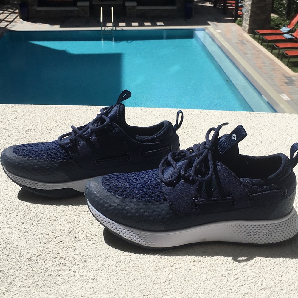 {Sperry} Waterproof Tennies